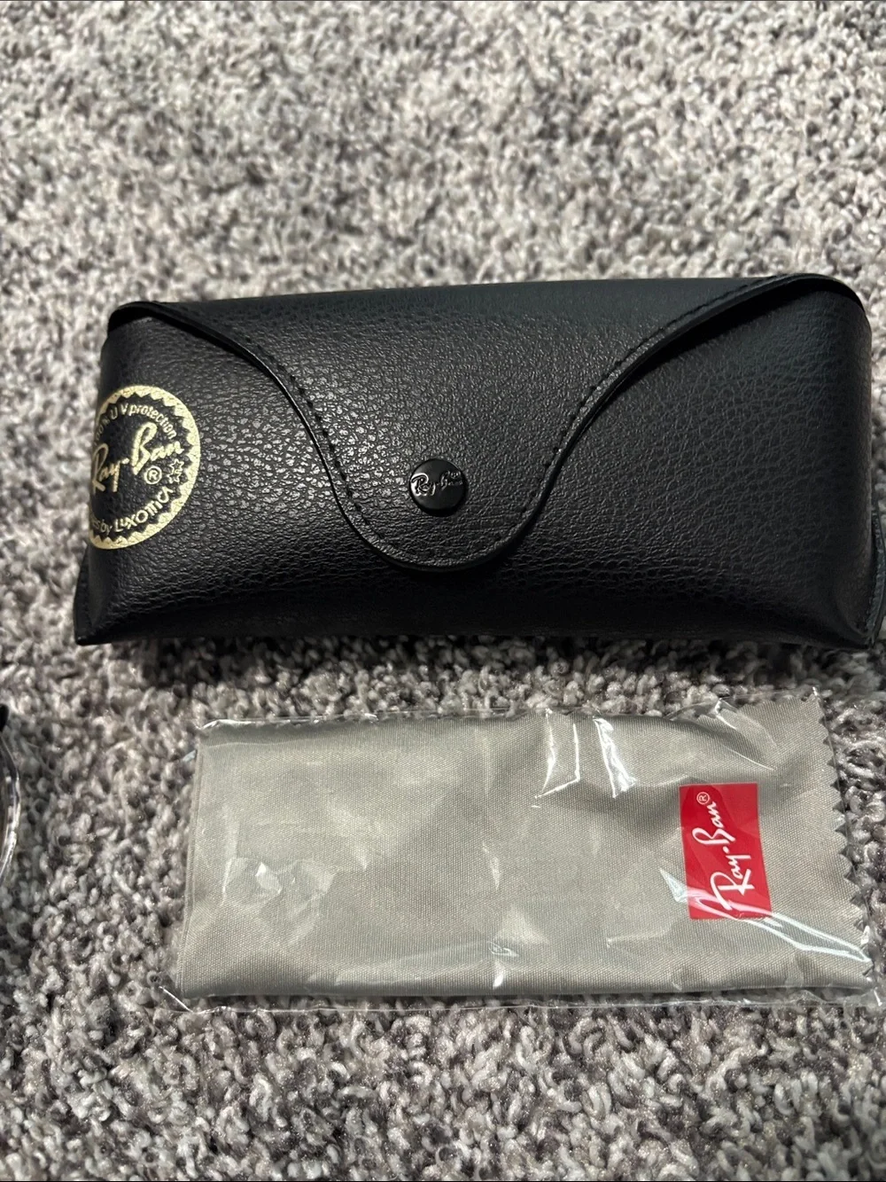 New in Case Ray-Ban Aviator Pilot Sunglasses